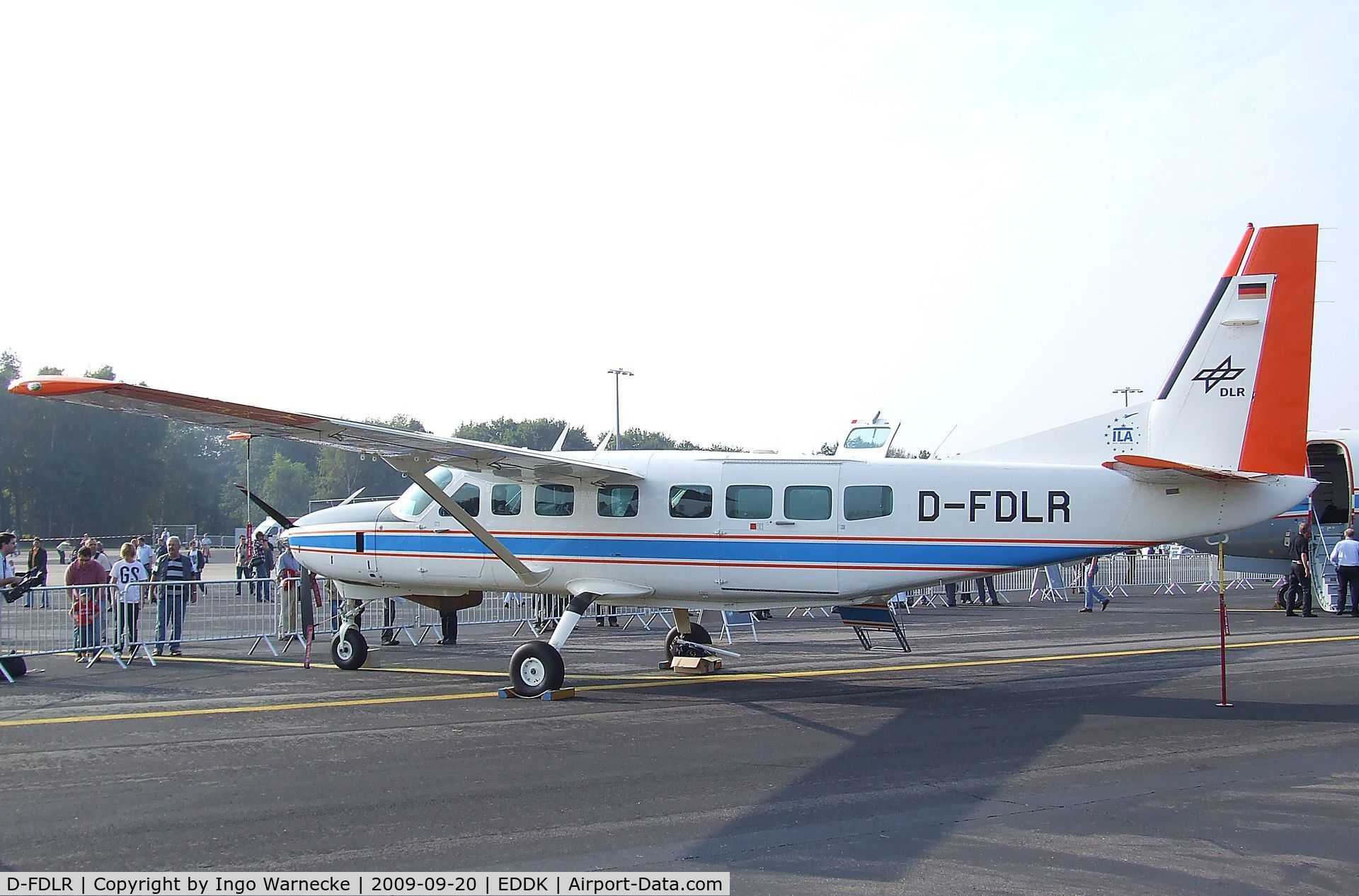 D-FDLR, 1998 Cessna 208B Grand Caravan C/N 208B-0708, Cessna 208B Grand Caravan of the DLR at the DLR 2009 air and space day on the side of Cologne airport