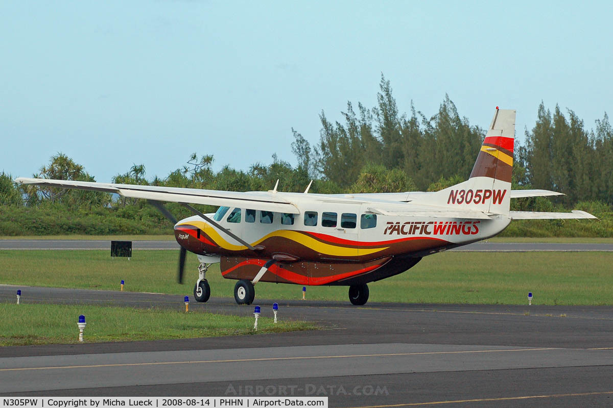 N305PW, 2000 Cessna 208B C/N 208B0828, At Hana, Maui, Hawai'i