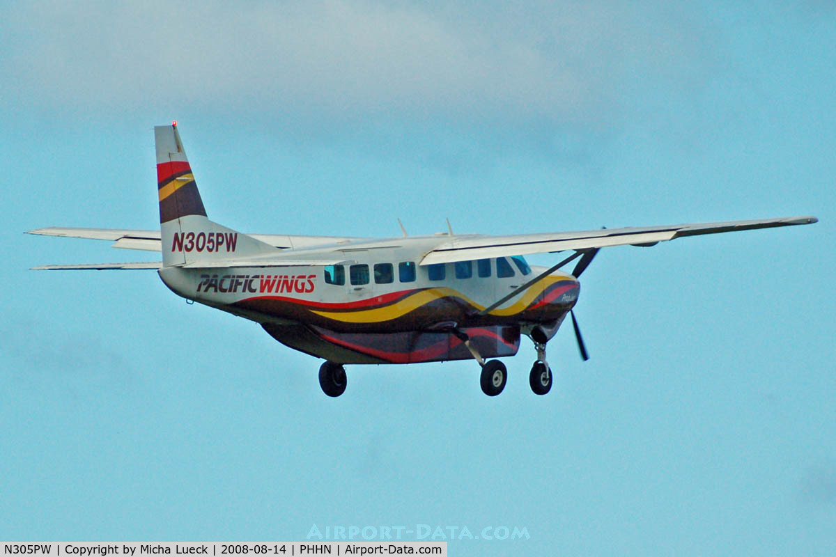 N305PW, 2000 Cessna 208B C/N 208B0828, At Hana, Maui, Hawai'i