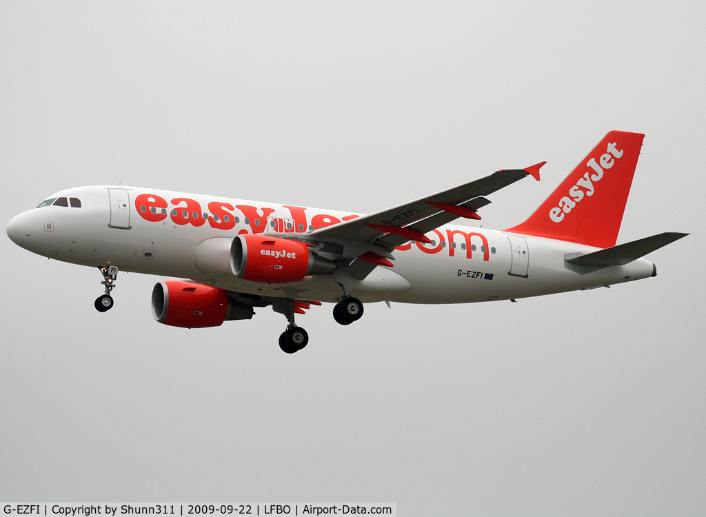 G-EZFI, 2009 Airbus A319-111 C/N 3888, Landing rwy 32L