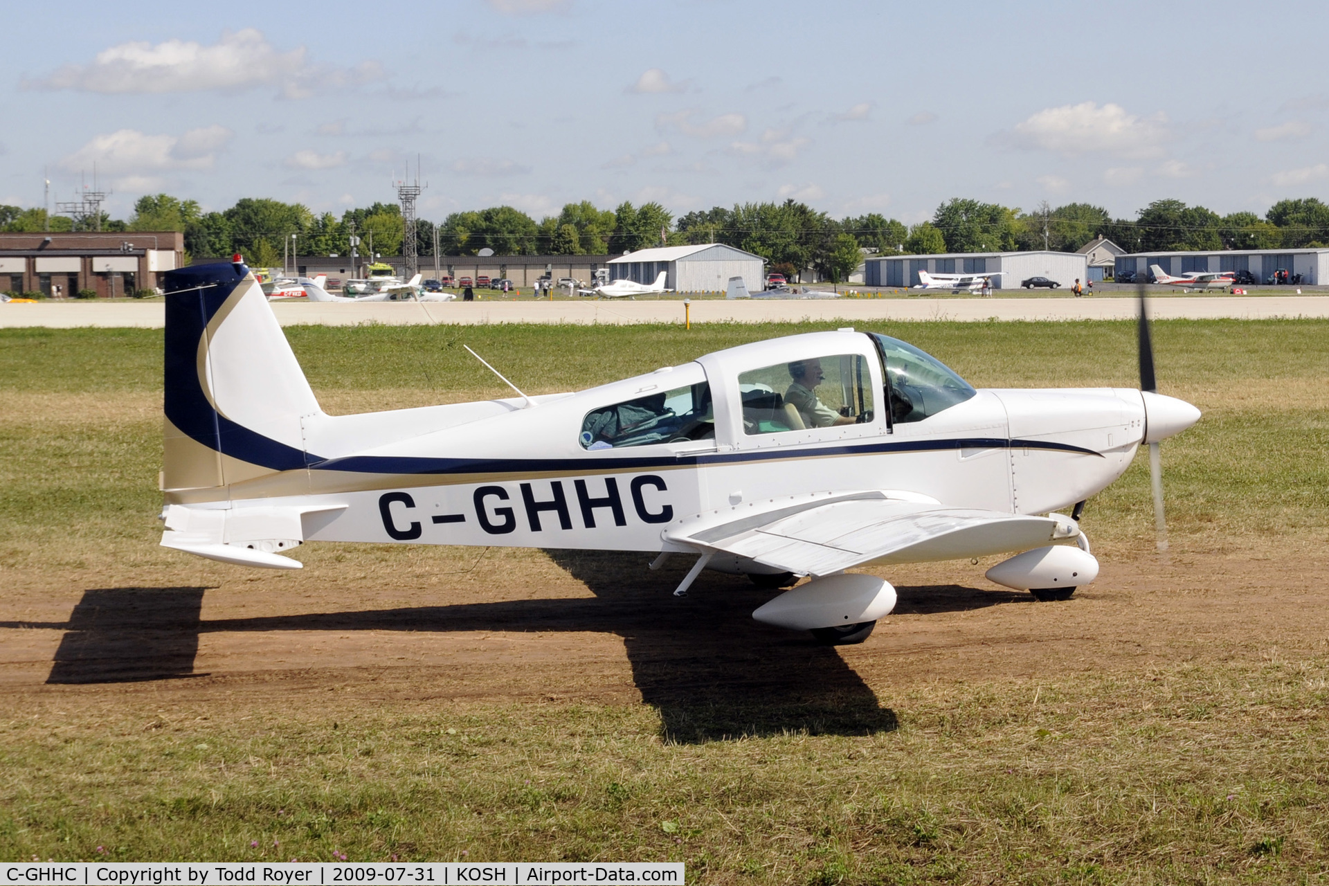 C-GHHC, 1975 American Aviation AA-5B Traveler C/N AA5B-0091, Taxi for departure