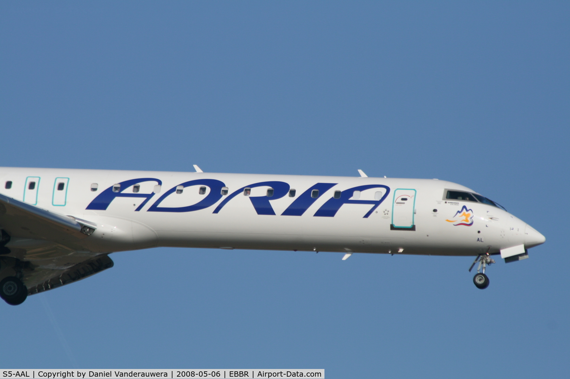 S5-AAL, 2007 Bombardier CRJ-900LR (CL-600-2D24) C/N 15129, flight JP376 is descending to rwy 02