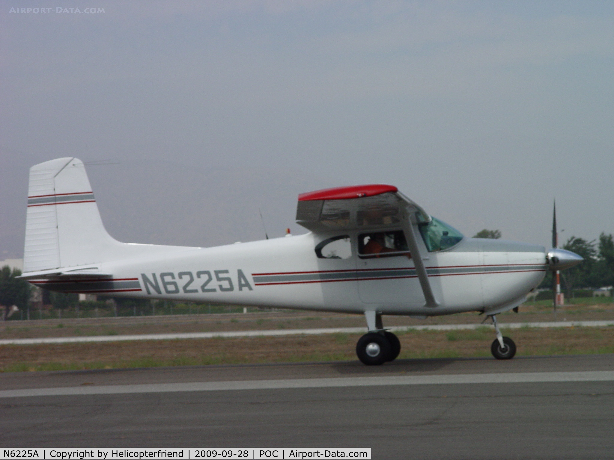N6225A, 1956 Cessna 182 Skylane C/N 33025, Taxiing to 26L for take off