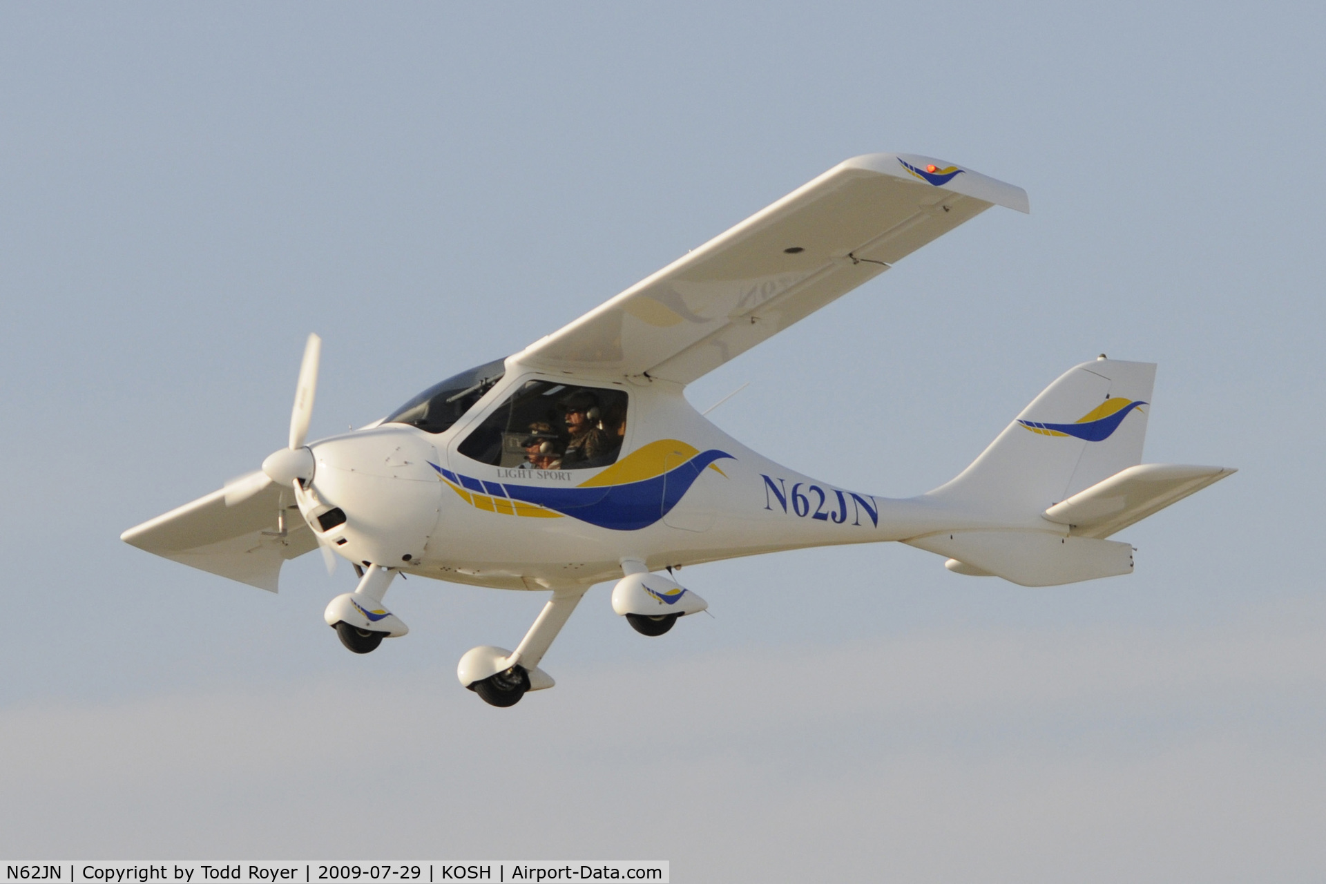 N62JN, Flight Design CTSW C/N 06-01-09, Departing OSH on 27