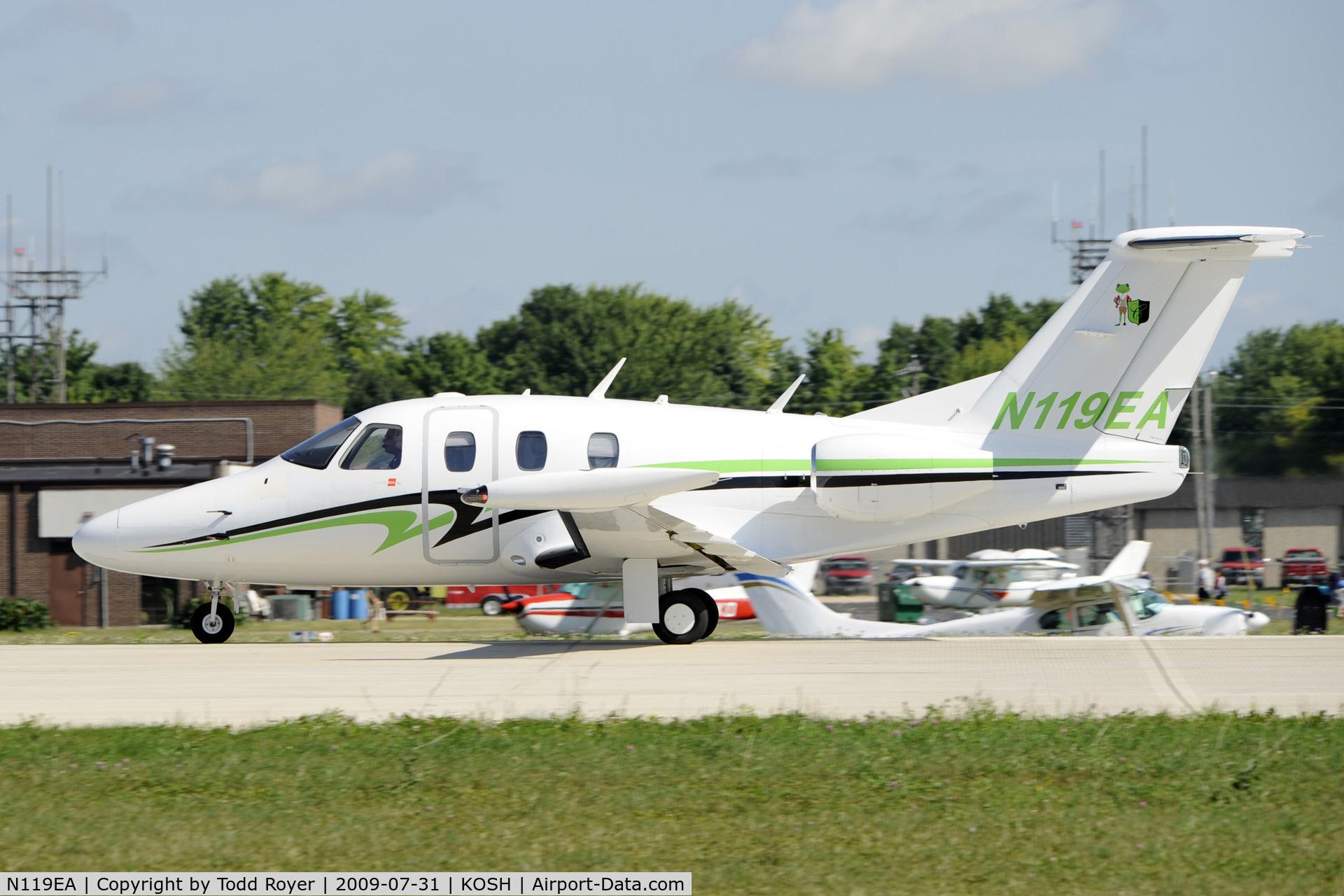 N119EA, 2008 Eclipse Aviation Corp EA500 C/N 000200, Oshkosh EAA Fly-in 2009