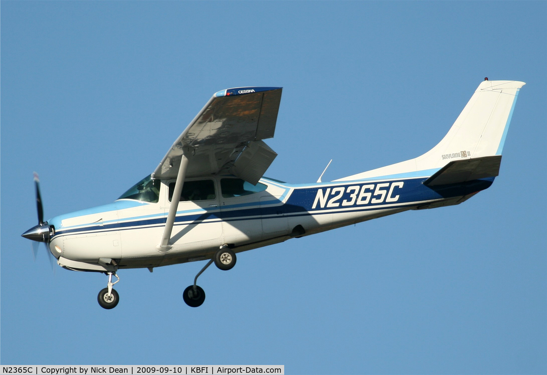 N2365C, 1978 Cessna R182 Skylane RG C/N R18200162, KBFI