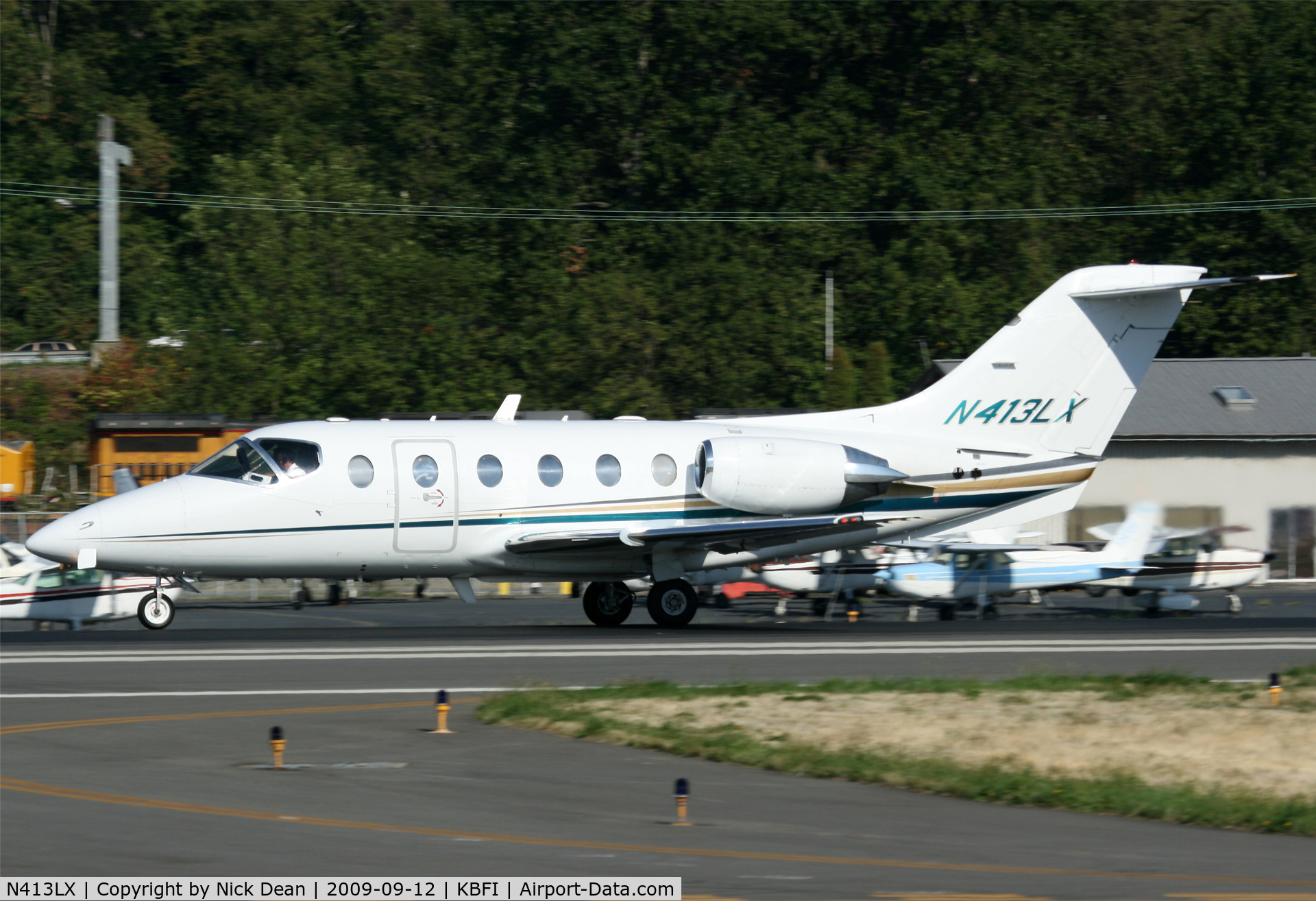 N413LX, 1998 Raytheon Beechjet 400A C/N RK-209, KBFI