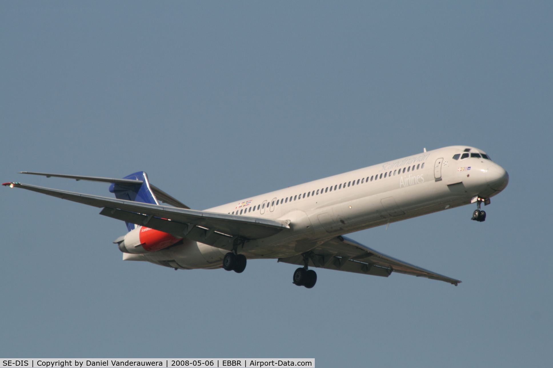 SE-DIS, 1991 McDonnell Douglas MD-81 (DC-9-81) C/N 53006, arrival of flight SK593 to rwy 02