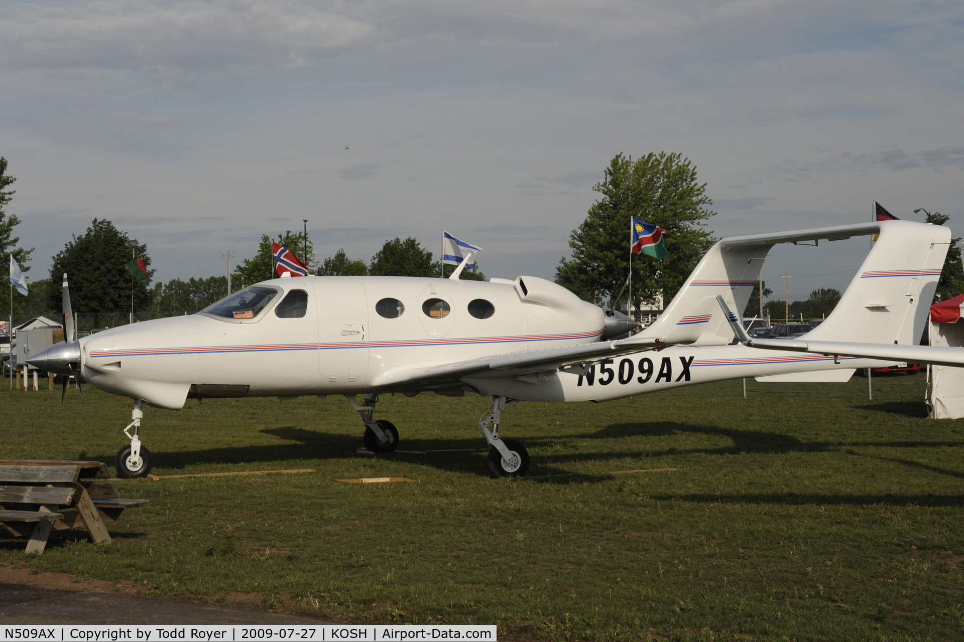 N509AX, 2006 Adam Aircraft A500 C/N 0009, Oshkosh EAA Fly-in 2009