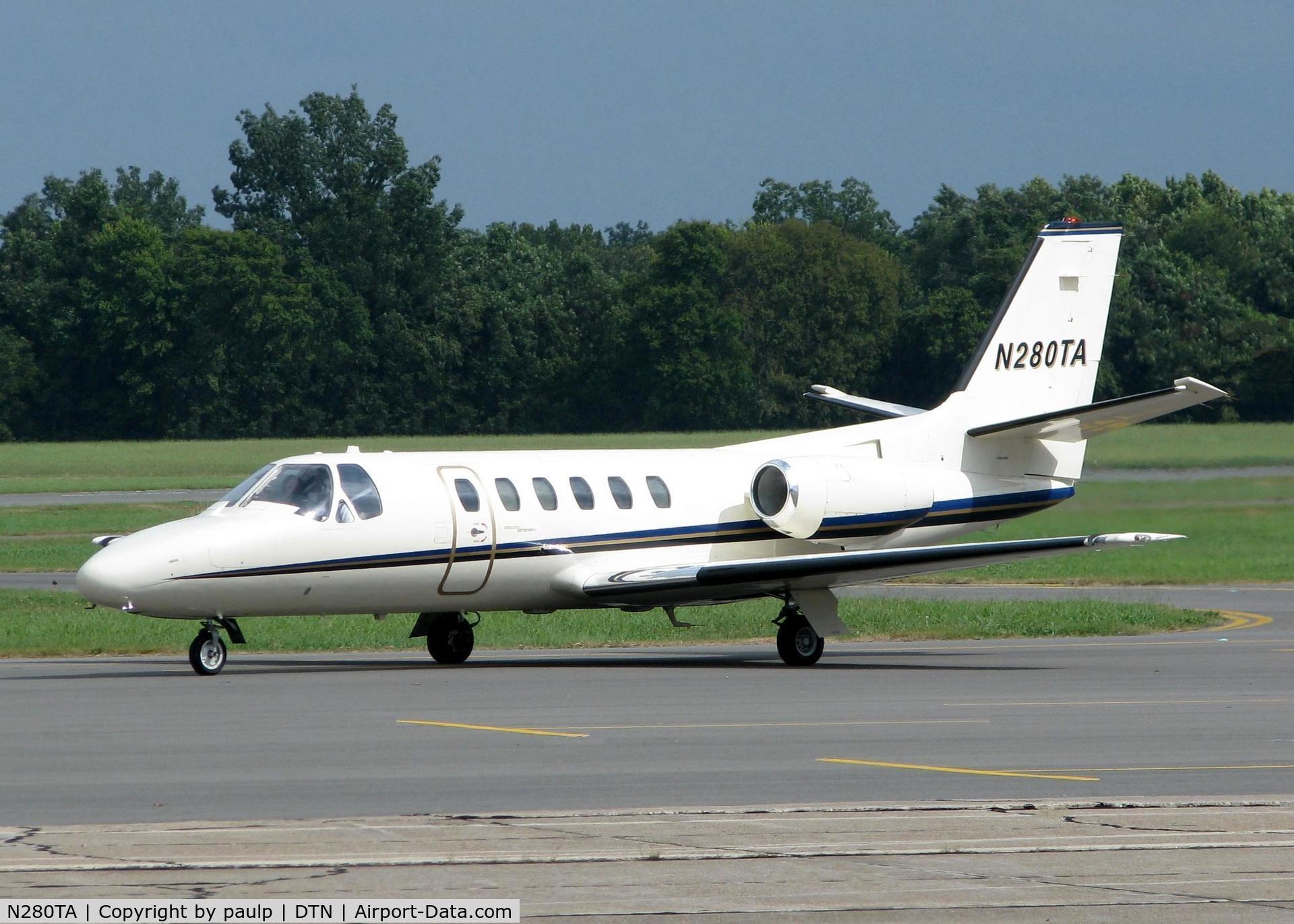 N280TA, 1980 Cessna 550 Citation II C/N 550-0206, Taxiing in after landing at Downtown Shreveport.