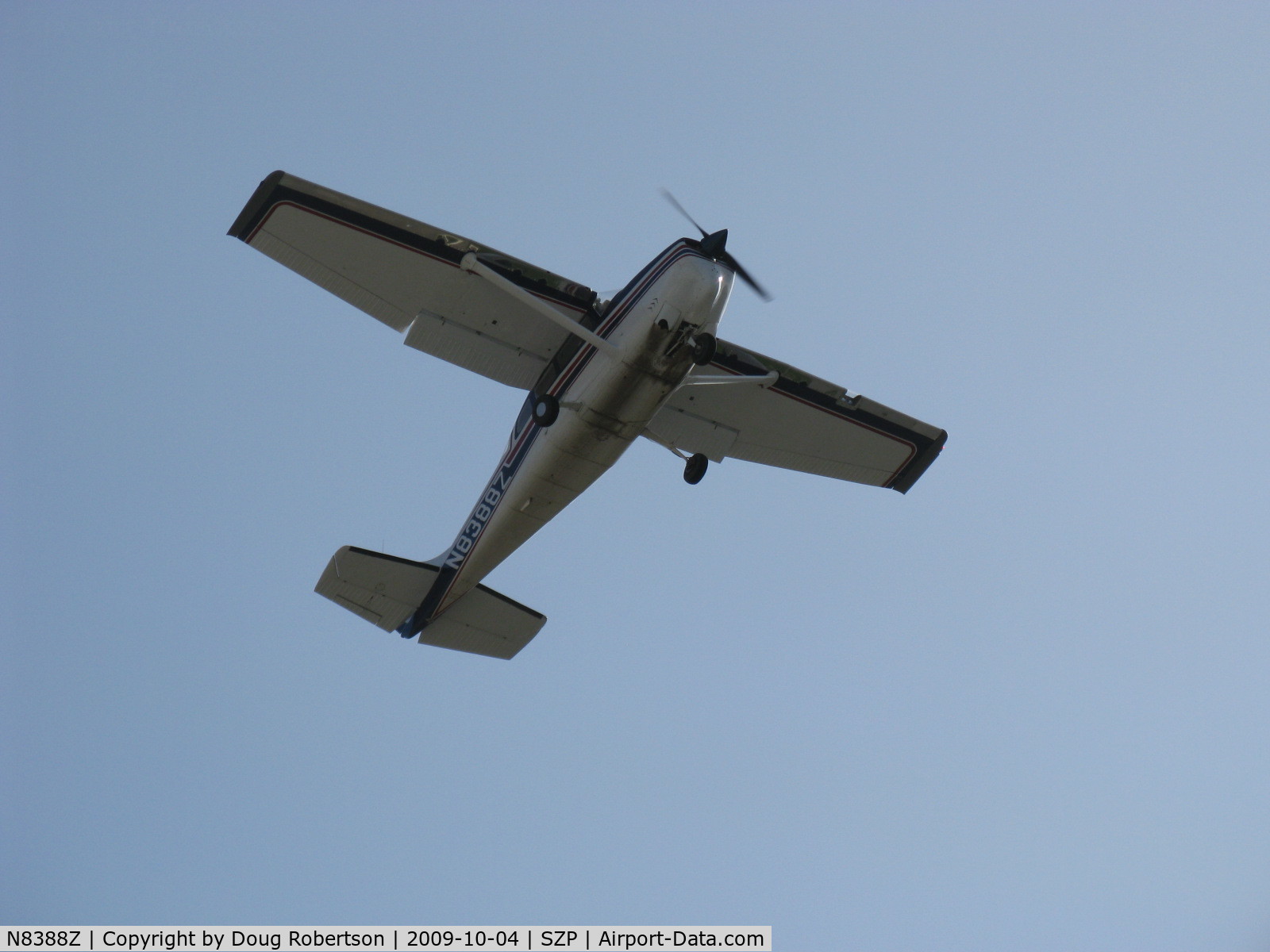N8388Z, 1963 Cessna 210-5 C/N 205-0388, 1963 Cessna 210-5 (205) UTILINE (fixed gear version of 210C), Continental IO-470-E 260 Hp, takeoff climb Rwy 22