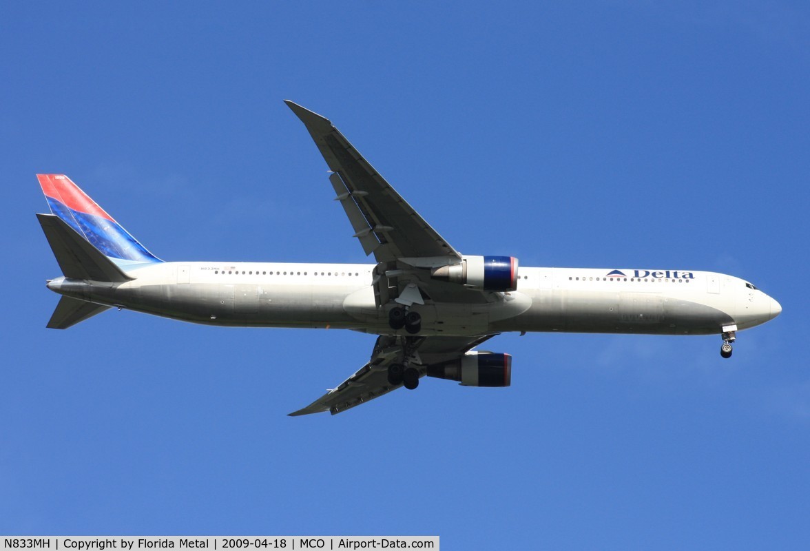 N833MH, 2000 Boeing 767-432/ER C/N 29706, Delta 767-400