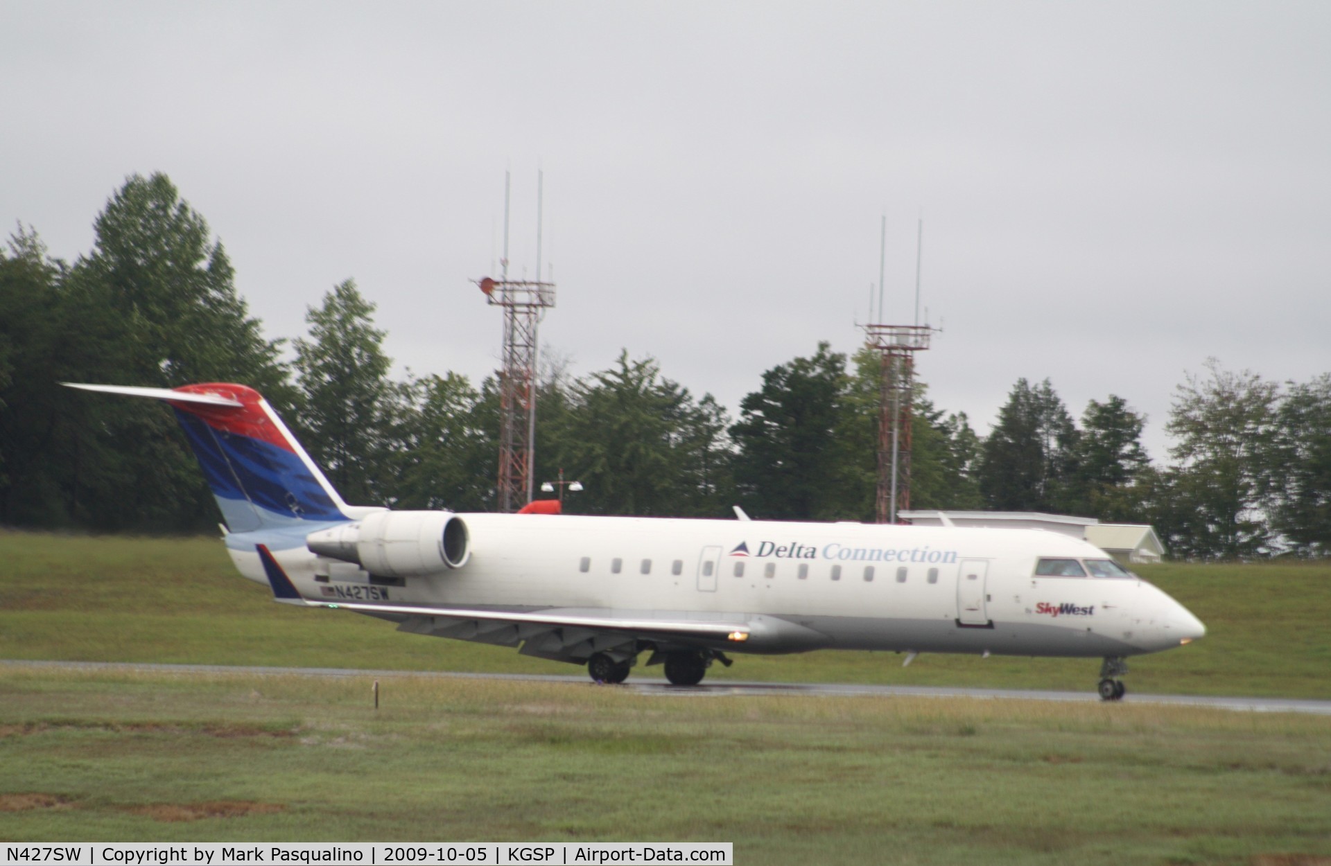 N427SW, 2001 Bombardier CRJ-200LR (CL-600-2B19) C/N 7497, CL-600-2B19