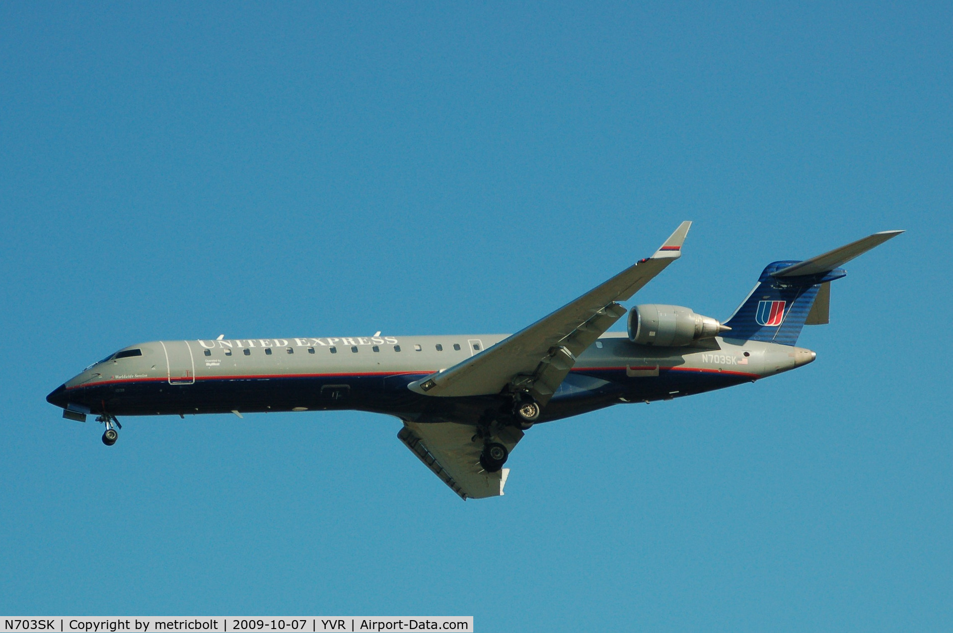 N703SK, 2004 Bombardier CRJ-701ER (CL-600-2C10) Regional Jet C/N 10139, arrival at YVR