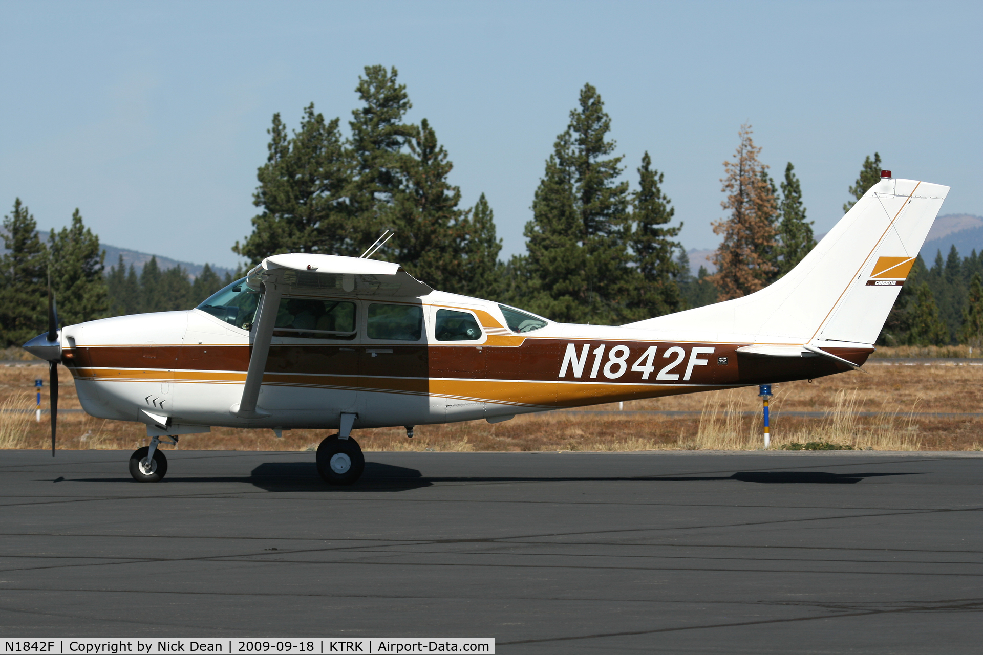 N1842F, 1966 Cessna 210F Centurion C/N 21058742, KTRK