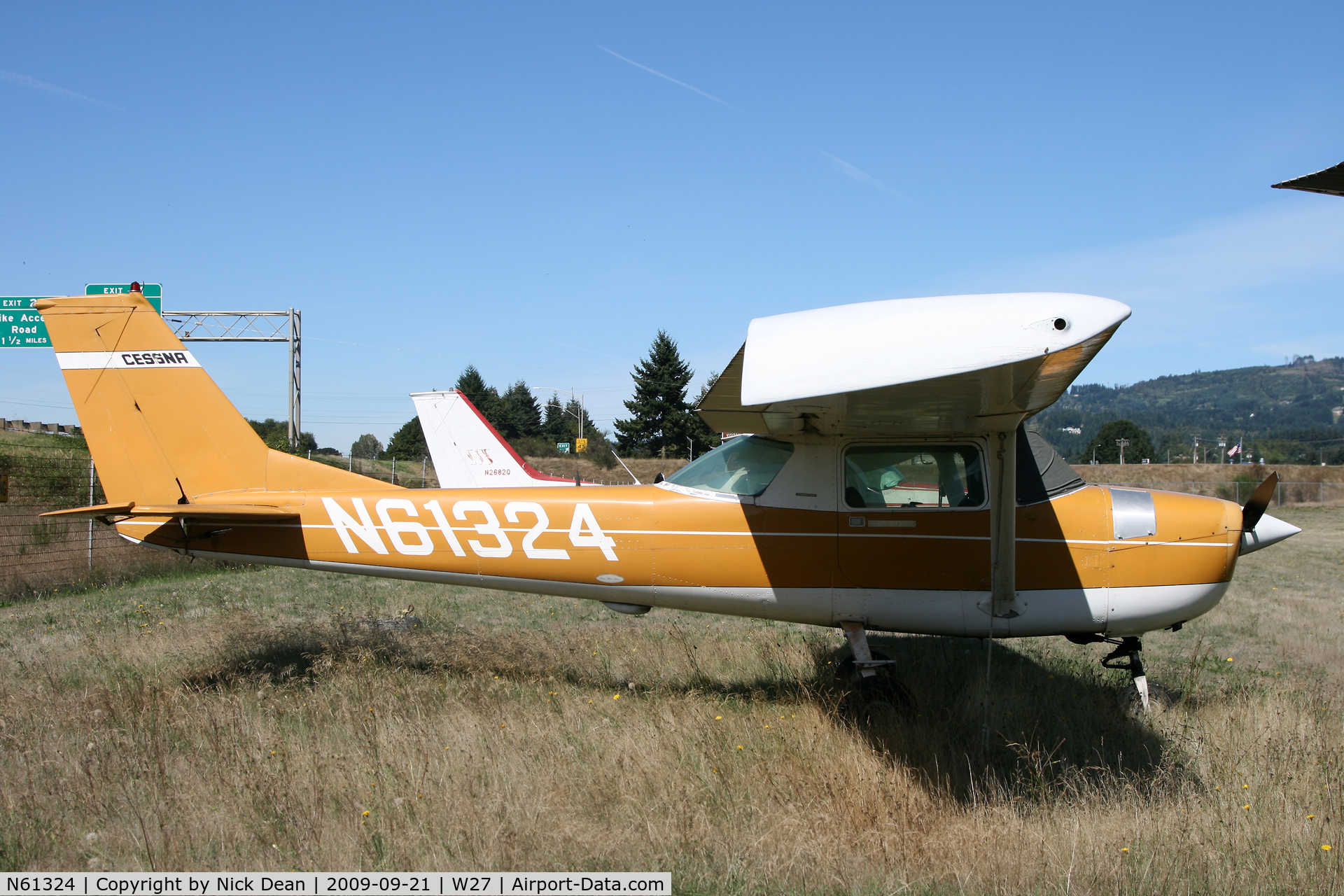 N61324, 1969 Cessna 150J C/N 15070964, W27