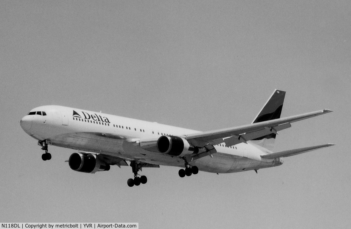 N118DL, 1986 Boeing 767-332 C/N 23277, arrival from ATL