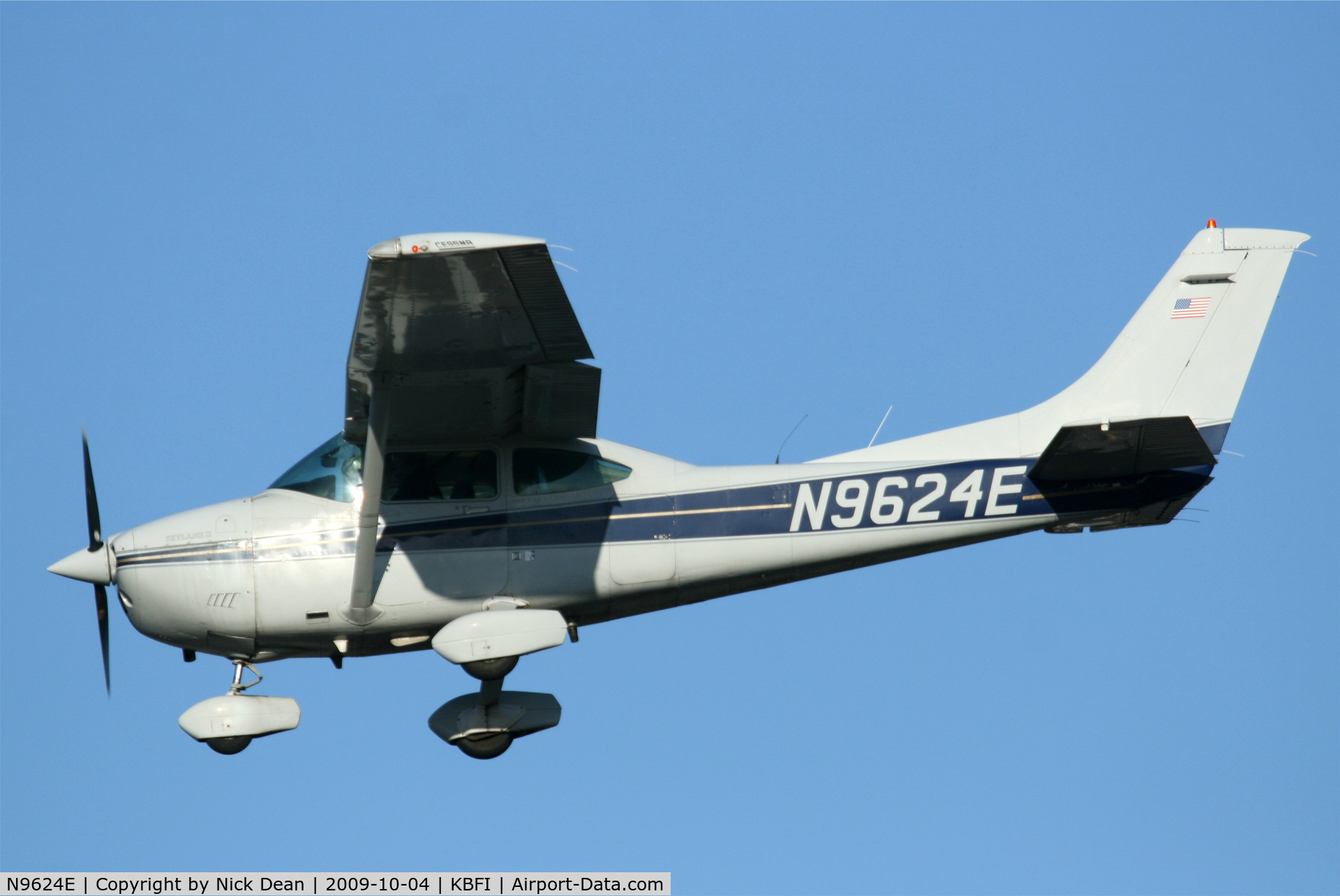 N9624E, 1984 Cessna 182Q Skylane C/N 18268432, KBFI