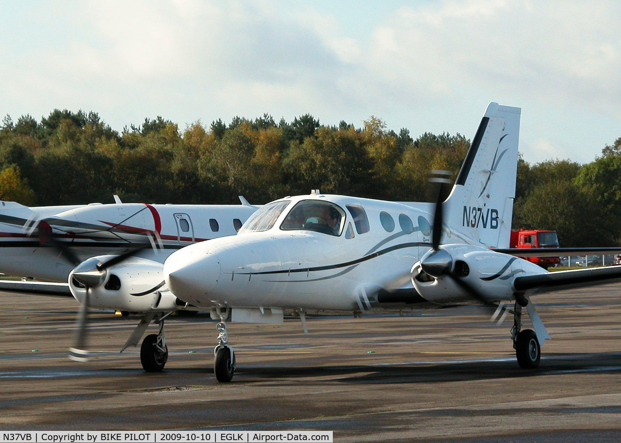 N37VB, 1977 Cessna 421C Golden Eagle C/N 421C-0418, APPROACHING THE RUN UP AREA