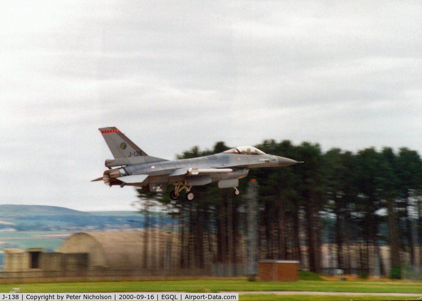 J-138, Fokker F-16AM Fighting Falcon C/N 6D-128, F-16AM, callsign Orange 1, of 315 Squadron Royal Netherlands Air Force landing at the 2000 Leuchars Airshow.