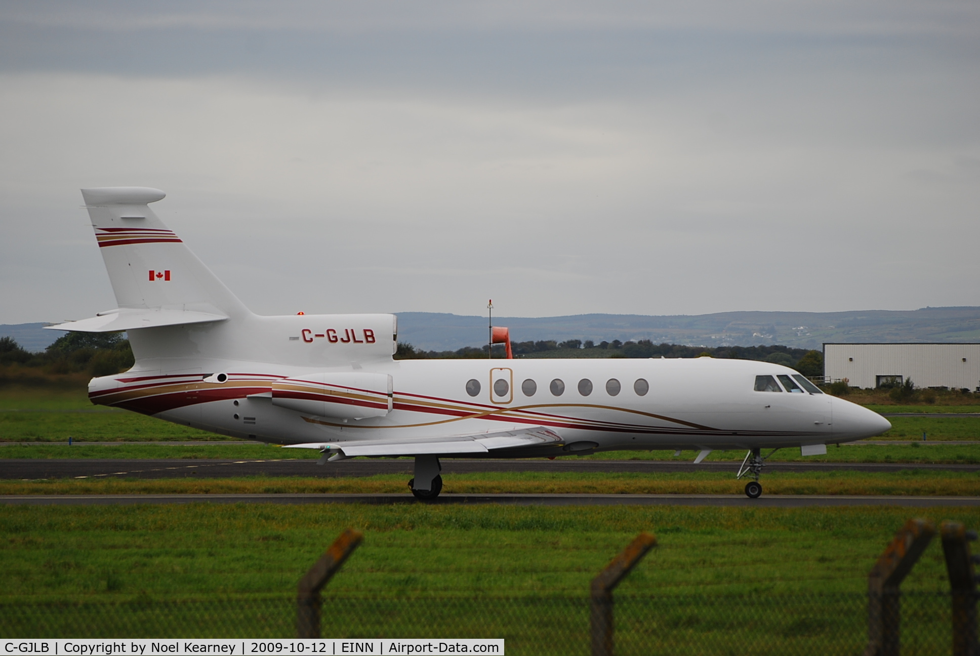 C-GJLB, 1998 Dassault Falcon 50EX C/N 270, Taxi-ing out for departure from Rwy 24