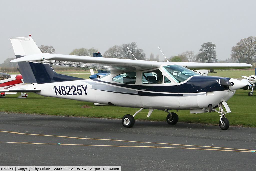 N8225Y, 1977 Cessna 177RG Cardinal C/N 177RG1247, Pictured during the Easter Open Day & Fly-In.