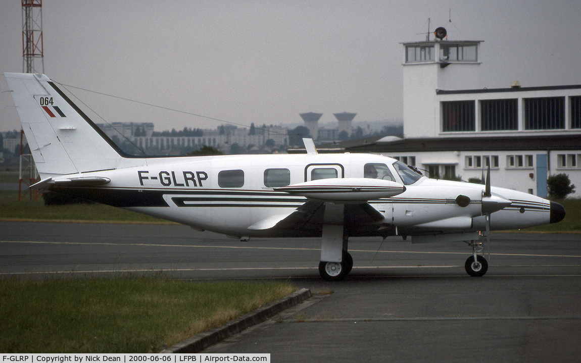 F-GLRP, Piper PA-31T-620 Cheyenne C/N 31T-8120064, LFPB