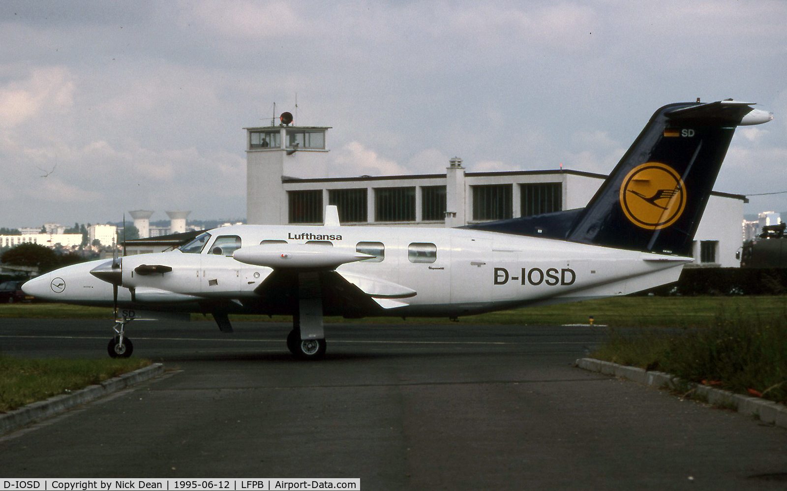 D-IOSD, 1987 Piper PA-42-720 Cheyenne IIIA C/N 42-5501044, LFPB