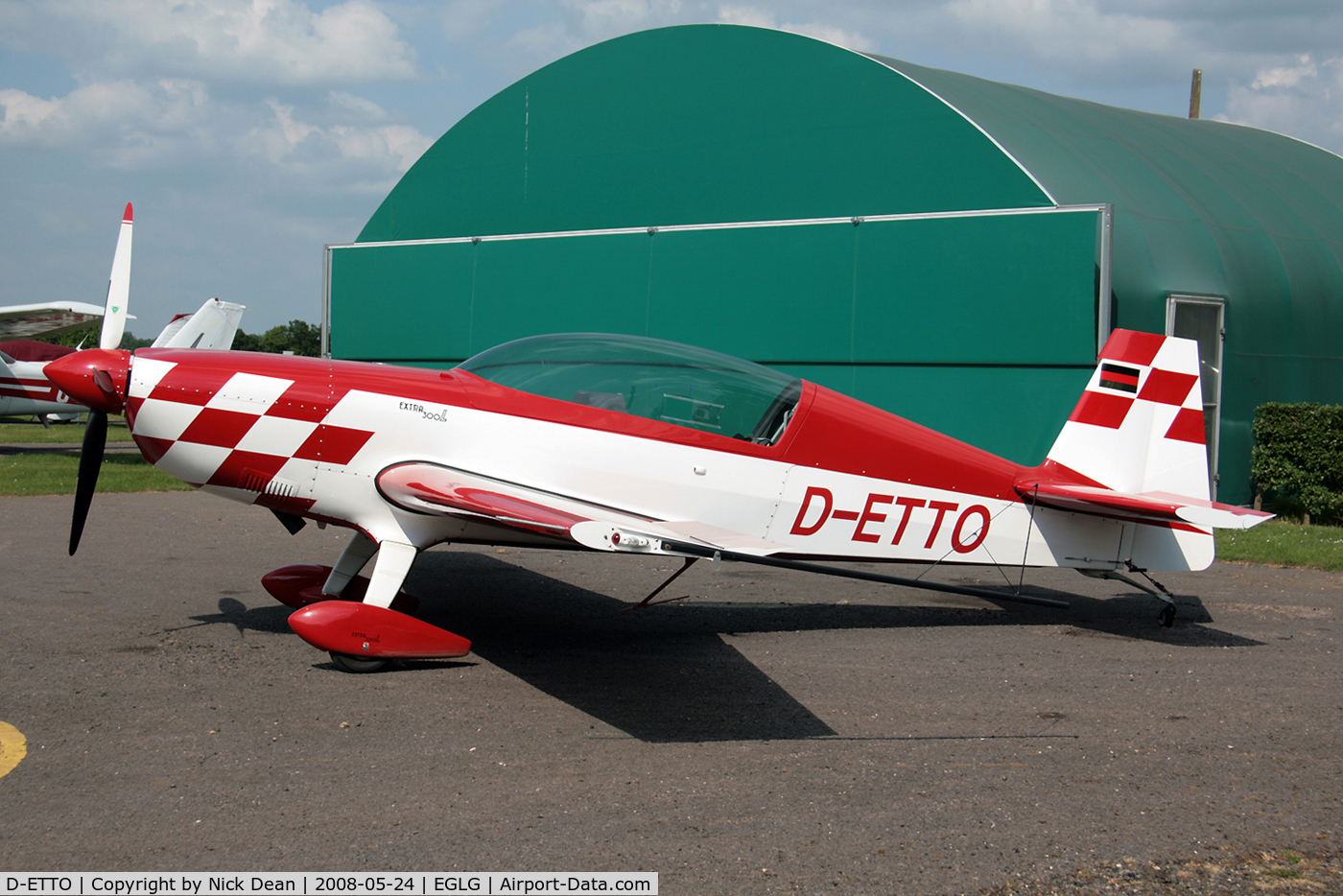 D-ETTO, 2004 Extra EA-300L C/N 1174, EGLG
