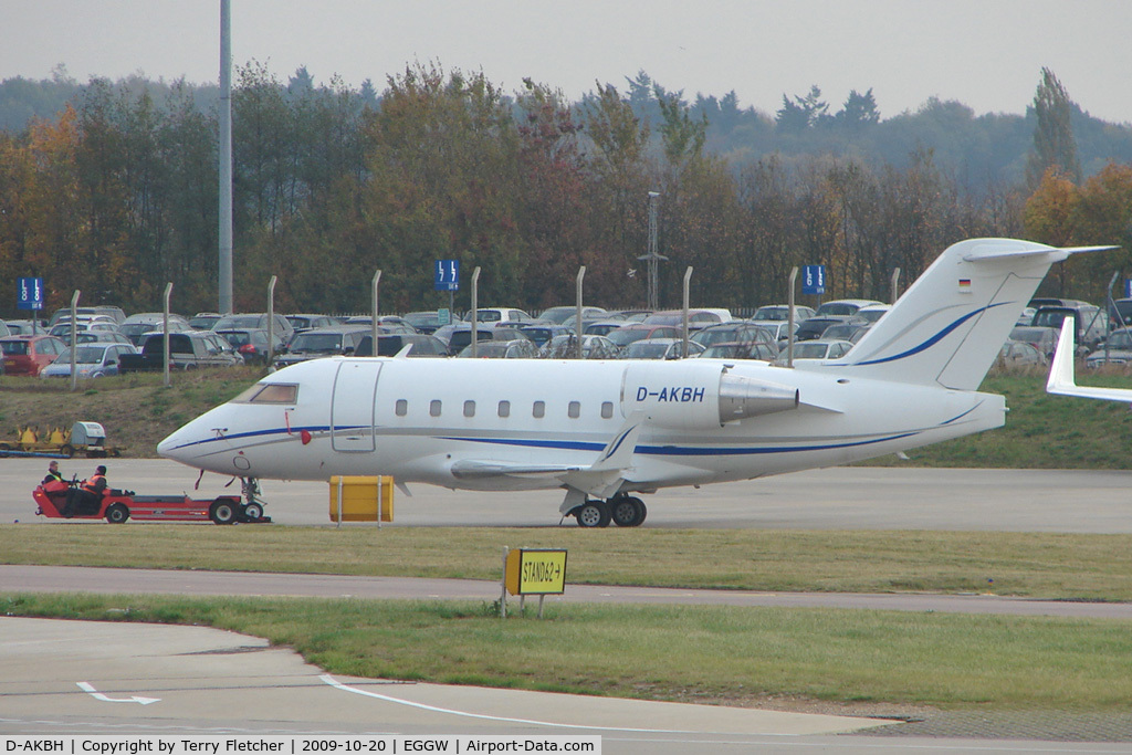 D-AKBH, 2000 Bombardier Challenger 604 (CL-600-2B16) C/N 5457, German Challenger 604 under tow at Luton
