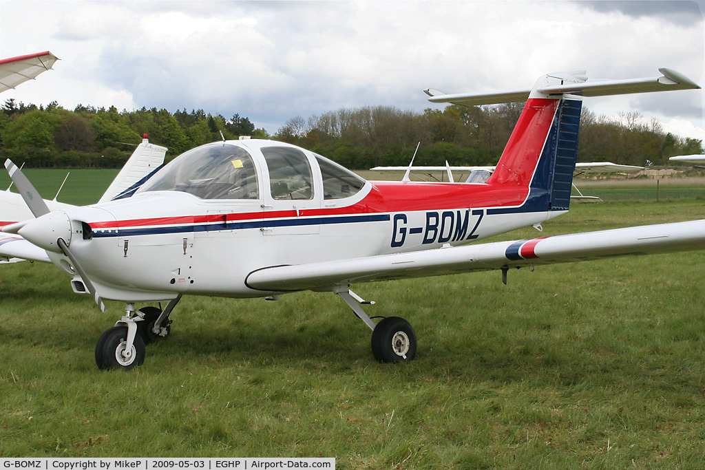 G-BOMZ, 1978 Piper PA-38-112 Tomahawk Tomahawk C/N 38-78A0635, Pictured during the 2009 Microlight Trade Fair.