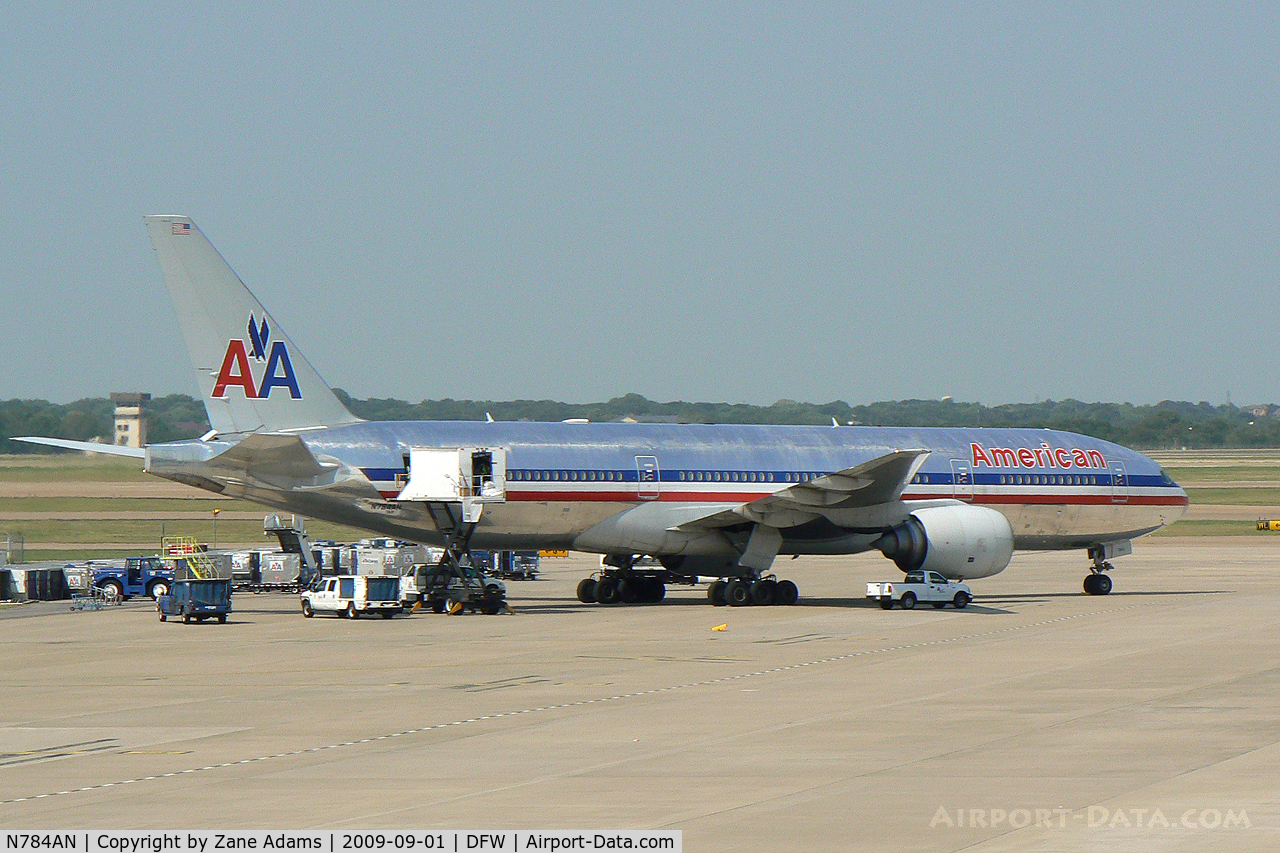 N784AN, 2000 Boeing 777-223 C/N 29588, American Airlines at DFW