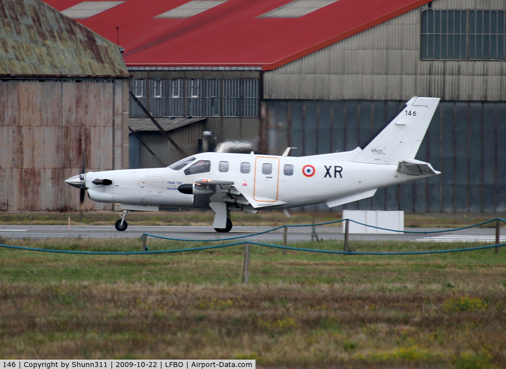 146, 1999 Socata TBM-700A C/N 146, Ready for take off rwy 32R