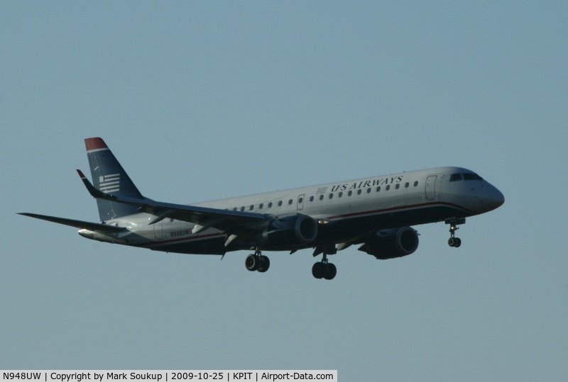 N948UW, 2007 Embraer 190AR (ERJ-190-100IGW) C/N 19000081, Coming into KPIT