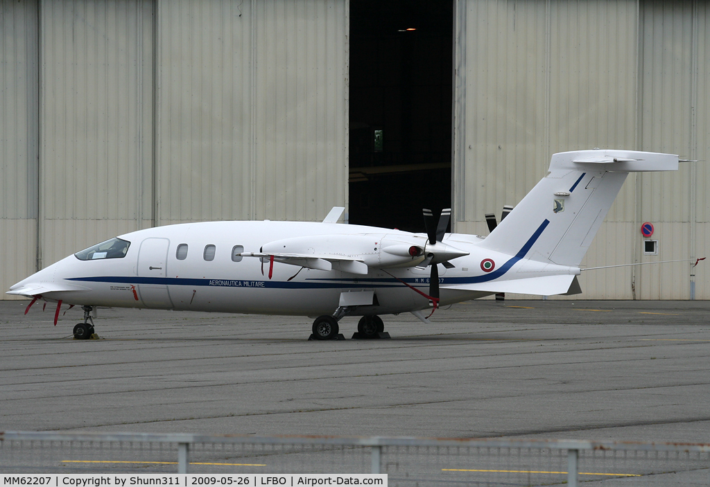 MM62207, Piaggio P-180AM Avanti C/N 1096, Parked at the Airbus Corporate Jet Center...
