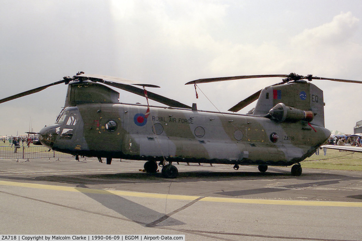 ZA718, Boeing Vertol Chinook HC.2 C/N M/A030/B-849/M7001, Boeing Vertol Chinook HC2. From RAF No 7 Sqn, Odiham and seen at the Battle of Britain Airshow, A&AEE, Boscombe Down in 1990.