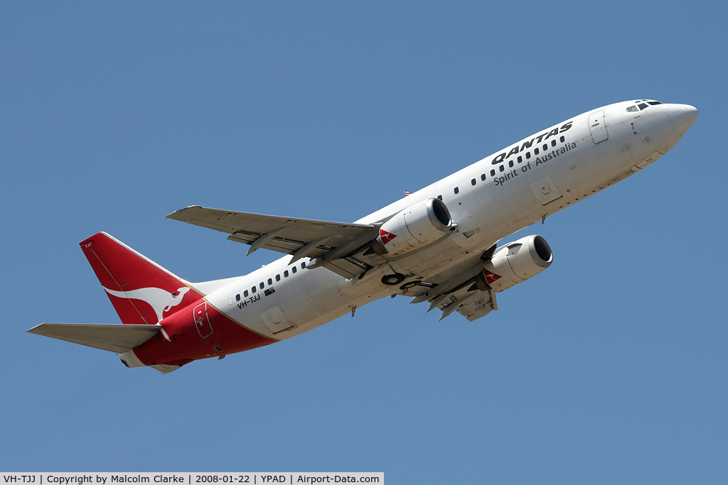 VH-TJJ, 1990 Boeing 737-476 C/N 24435, Boeing 737-476 taking off from Adelaide International Airport.