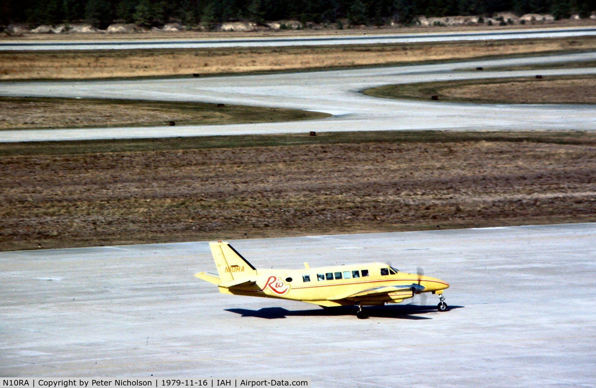 N10RA, 1970 Beech 99A Airliner C/N U-135, Beech 99A of Rio Airways seen at Houston International in November 1979.