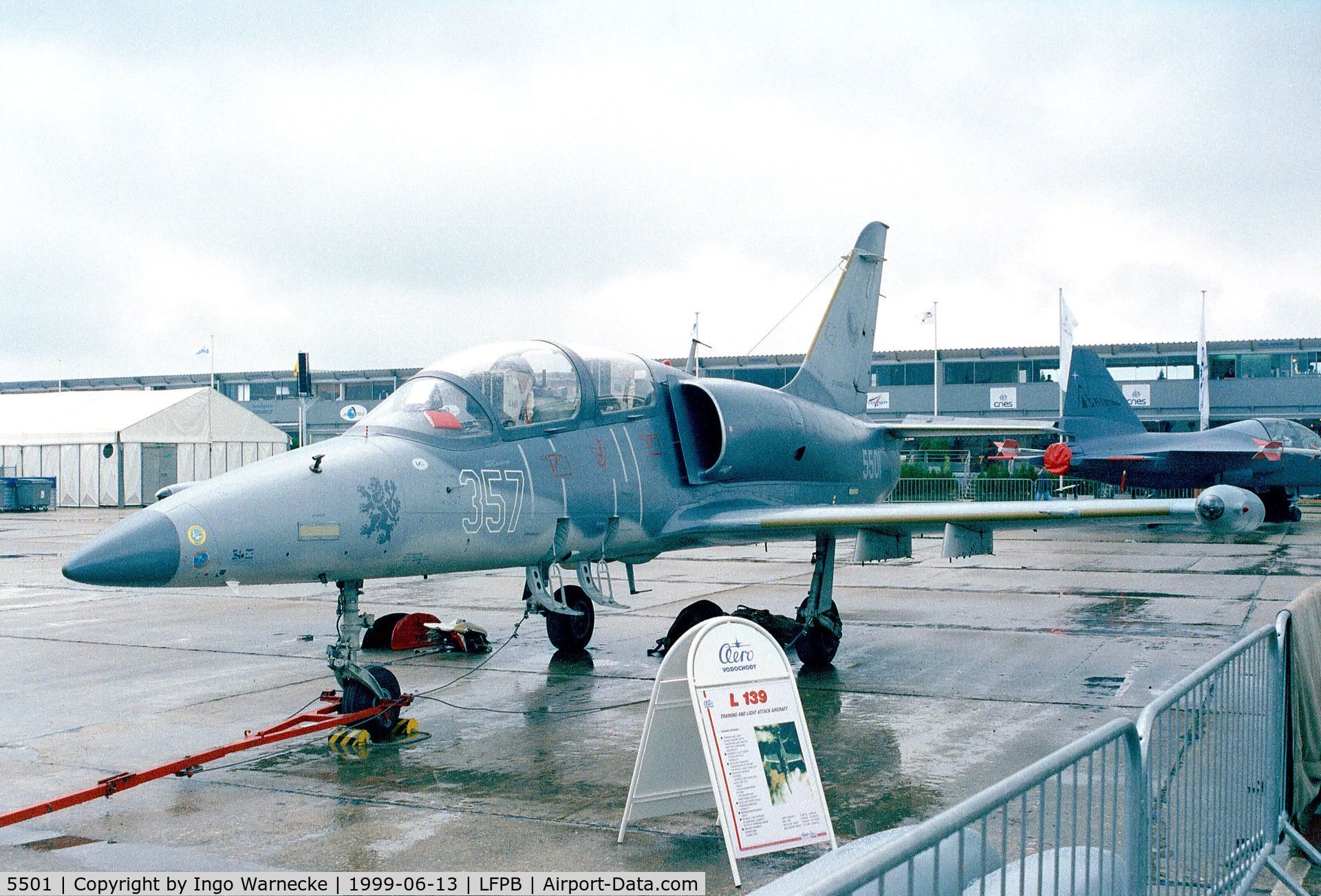 5501, Aero L-139 Albatros 2000 C/N 295501, Aero L-139 Albatros 2000 of the Czech Air Force at the Aerosalon 1989 Paris