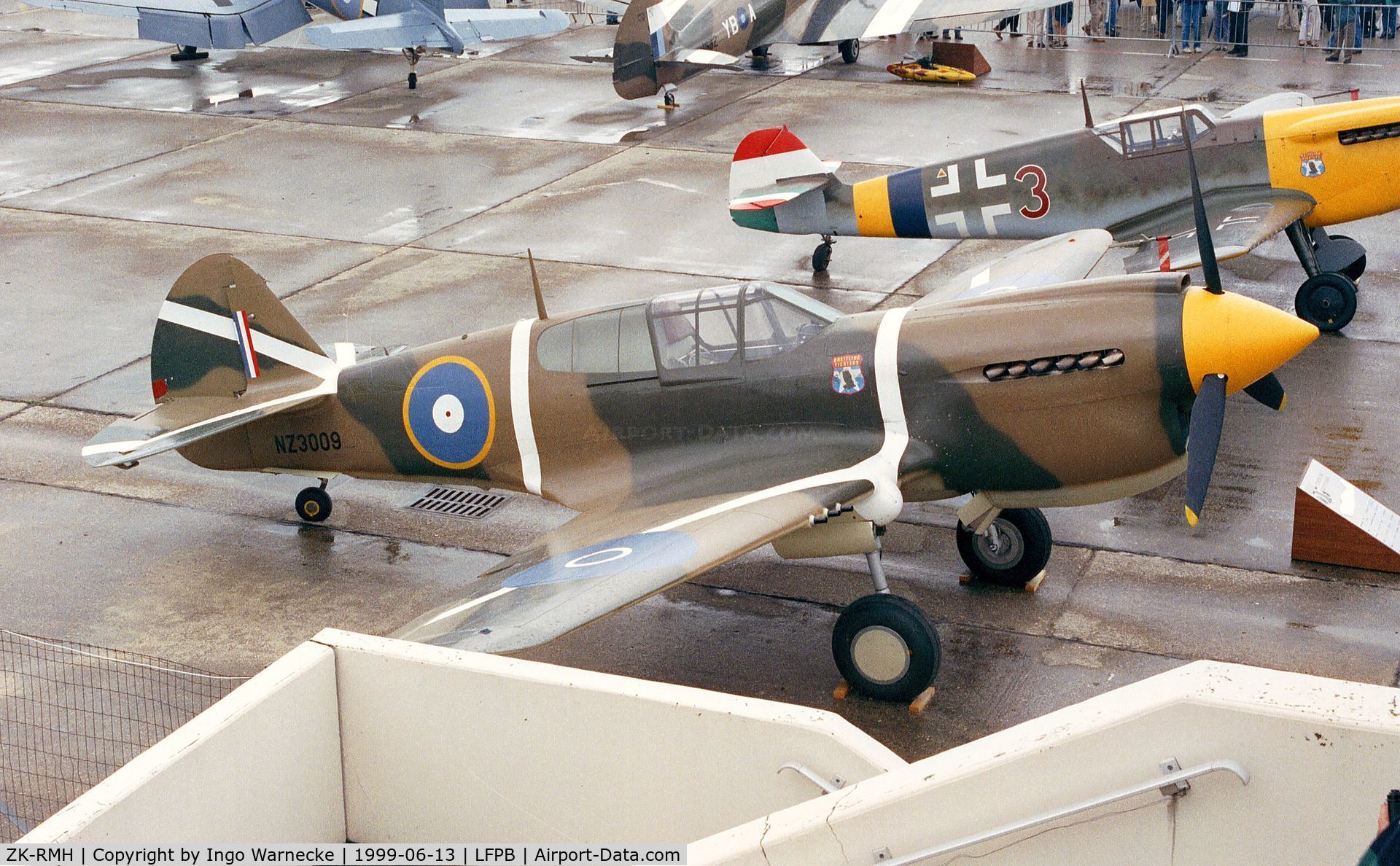 ZK-RMH, 1941 Curtiss P-40E Kittyhawk 1A C/N 19669, Curtiss P-40E Kittyhawk at the Aerosalon 1999, Paris