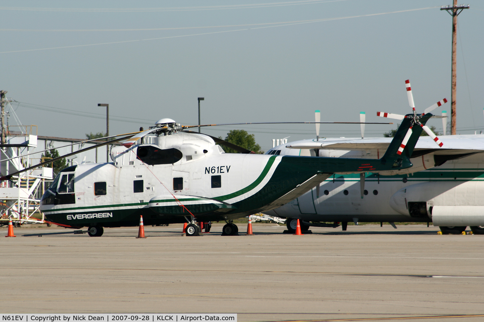 N61EV, Sikorsky S-61R (CH-3E) C/N 61-566, KLCK