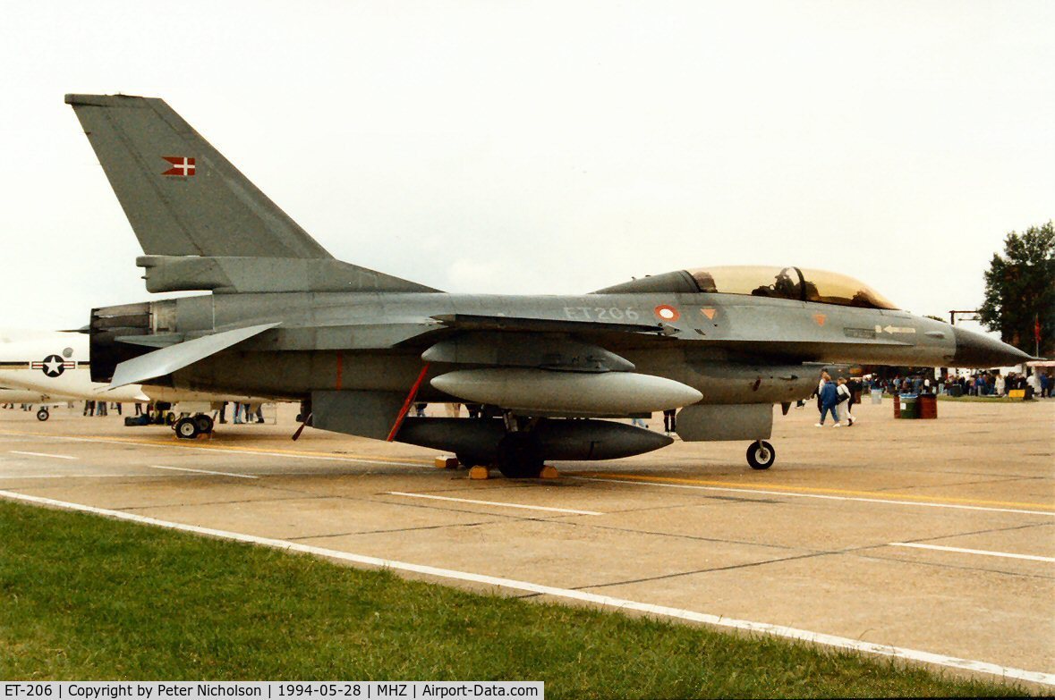 ET-206, General Dynamics F-16B C/N 6G-3, F-16B Falcon, callsign Danish Air Force 3269, of Esk 730 seen at the 1994 Mildenhall Air Fete.