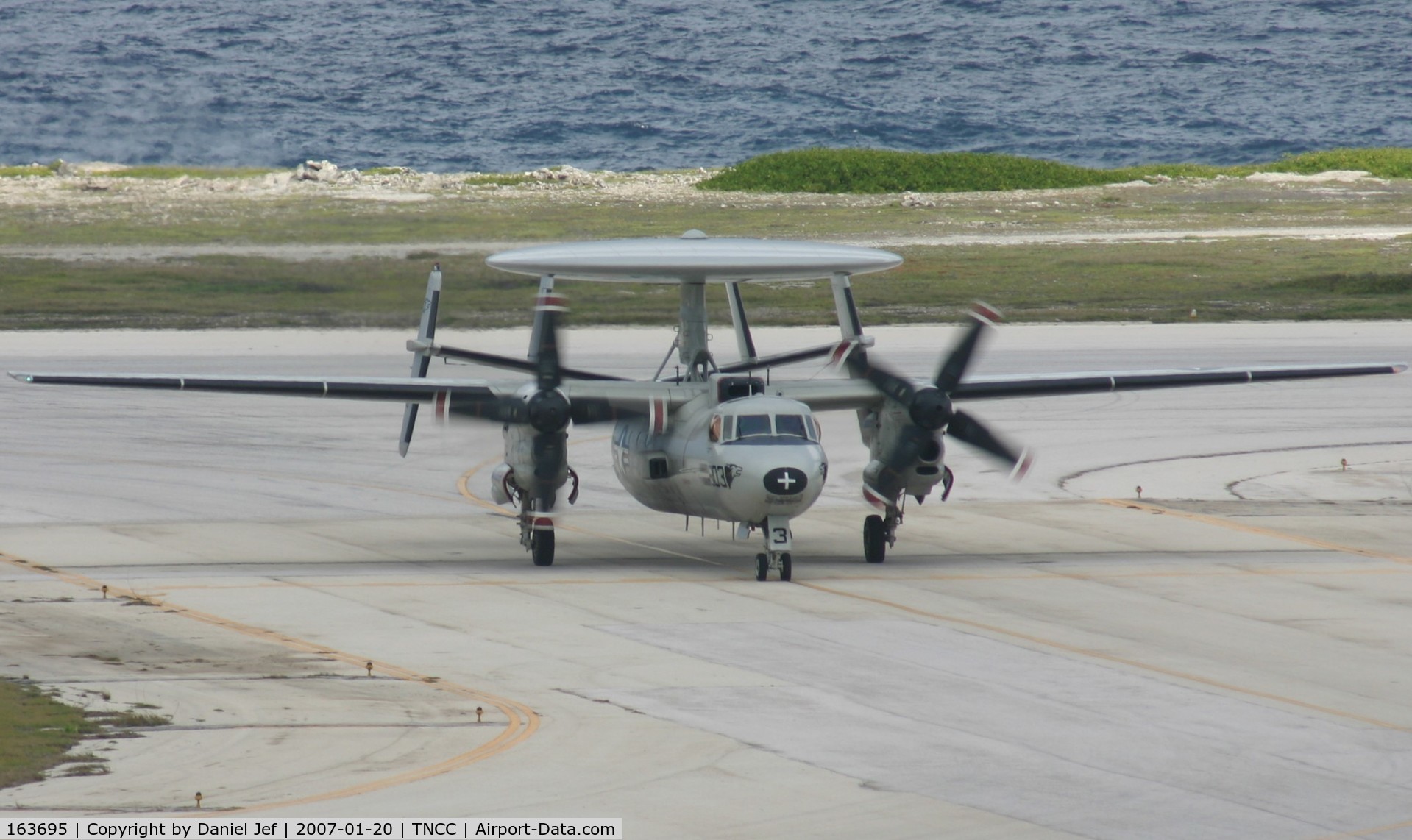 163695, Grumman E-2C Hawkeye Group 1 C/N A135, exiting the runway to parking