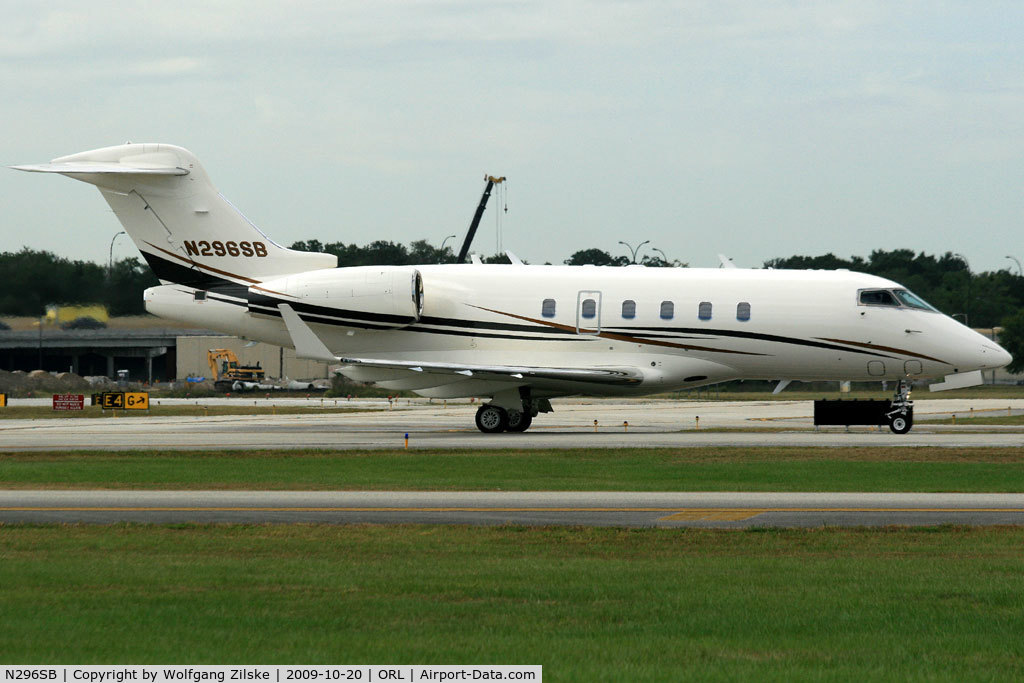 N296SB, 2007 Bombardier Challenger 300 (BD-100-1A10) C/N 20157, visitor