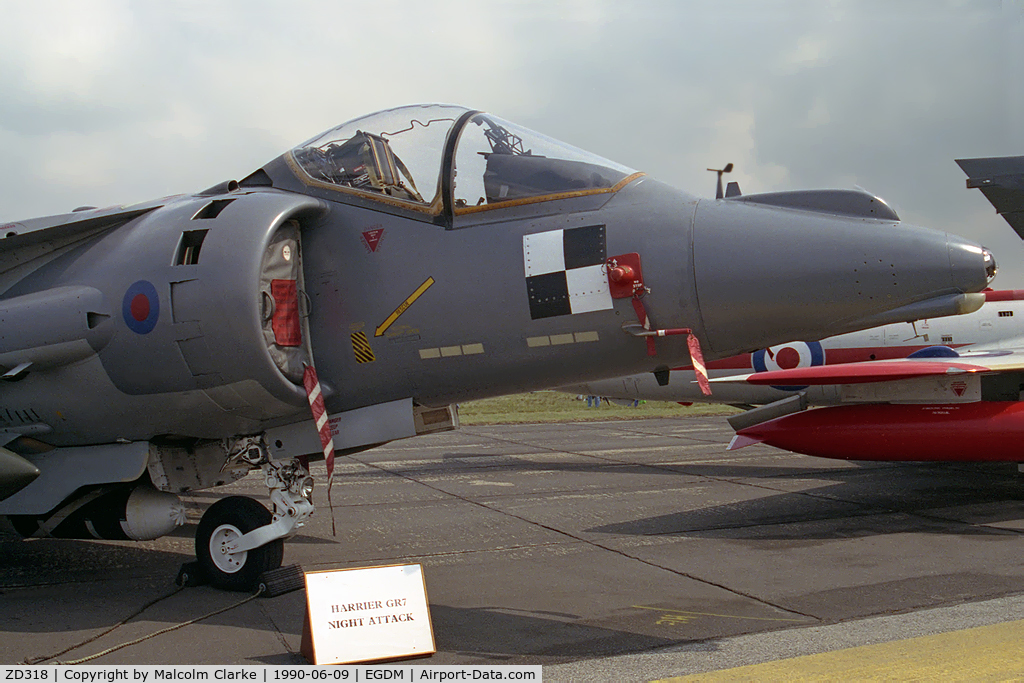 ZD318, 1985 British Aerospace Harrier GR.7A C/N 512041/DB1, British Aerospace Harrier GR7A from MoD(PE) BAe Dunsfold at the Battle of Britain Airshow, A&AEE, Boscombe Down in 1990.