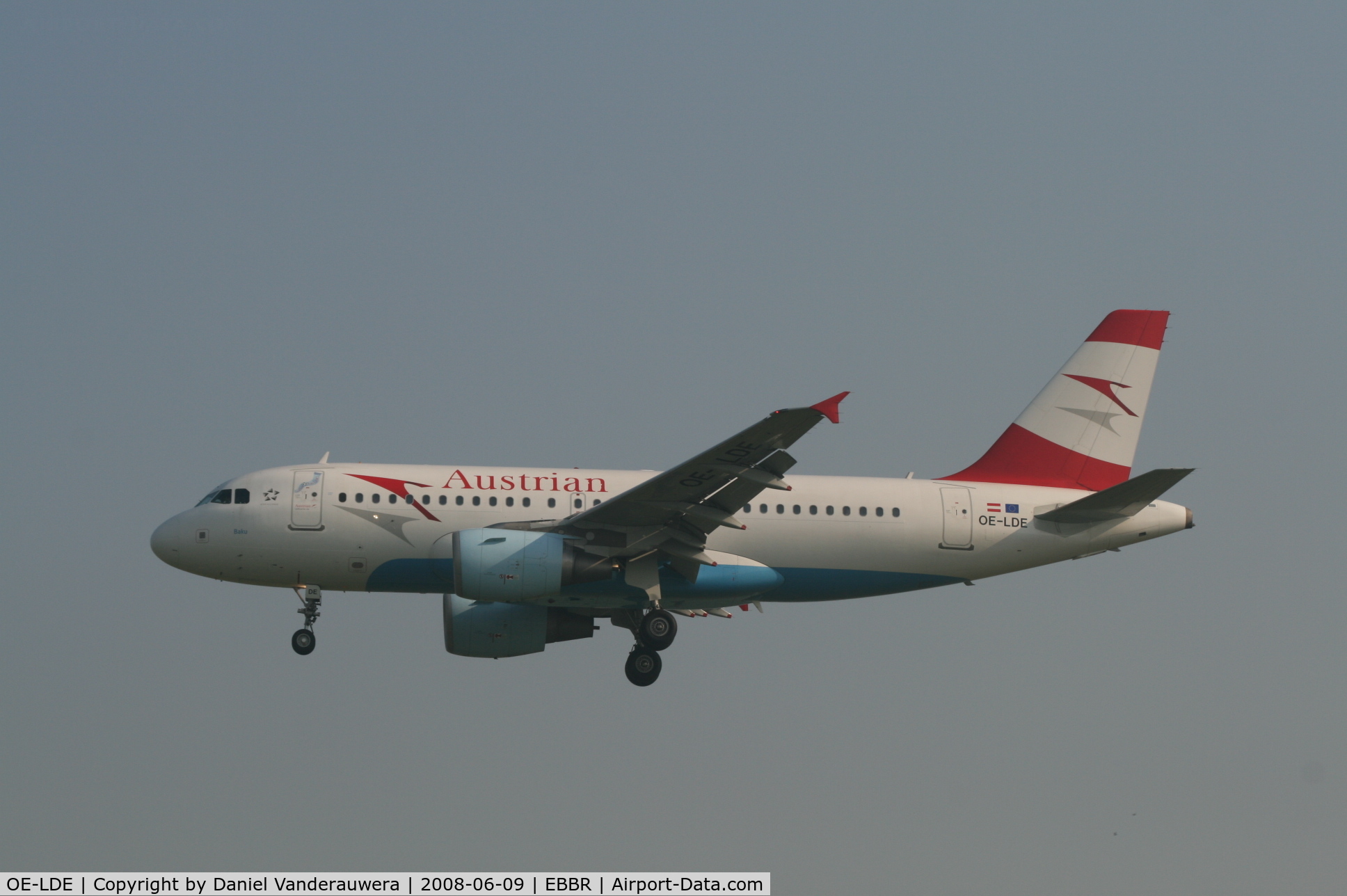 OE-LDE, 2005 Airbus A319-112 C/N 2494, arrival of flight OS351 to rwy 25L