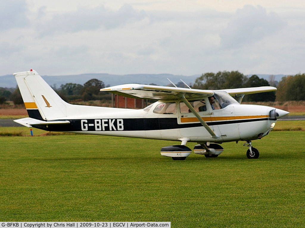 G-BFKB, 1977 Reims F172N Skyhawk C/N 1601, Previous ID: PH-AXO