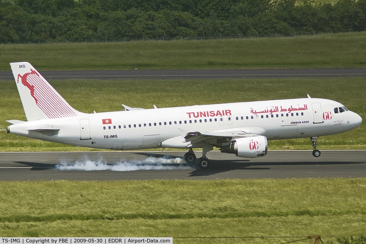 TS-IMG, 1992 Airbus A320-211 C/N 0390, touchdown