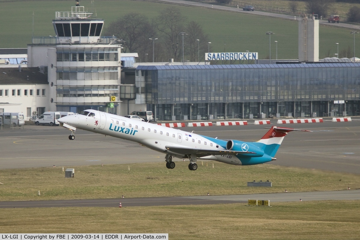 LX-LGI, 2000 Embraer EMB-145LU (ERJ-145LU) C/N 145369, Luxair ERJ-145 departing EDDR
