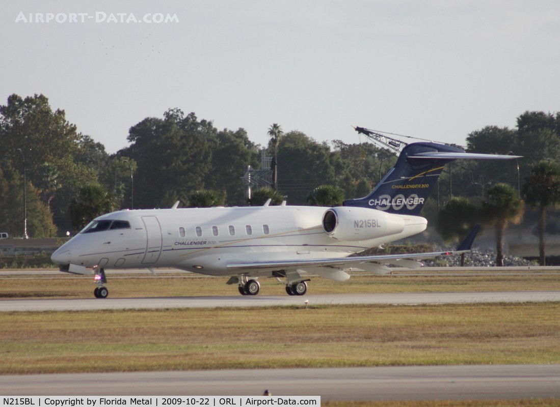 N215BL, 2008 Bombardier Challenger 300 (BD-100-1A10) C/N 20215, Challenger 300
